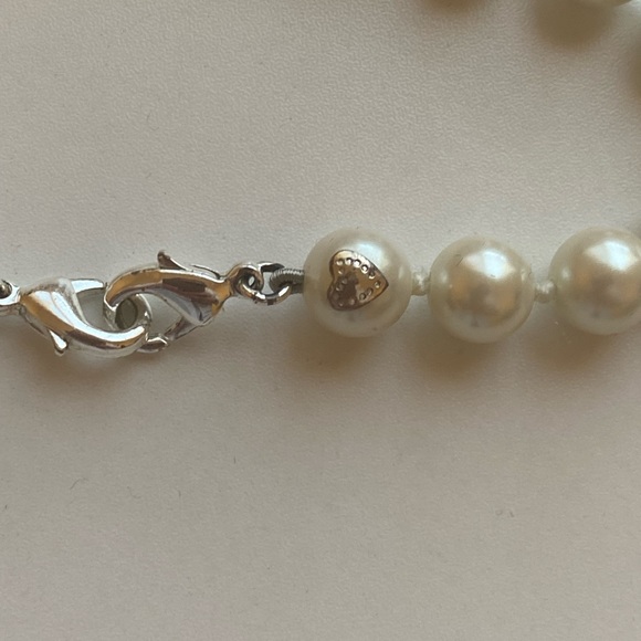 Vintage pearls - 56 inches. Heavy, excellent quality. - Picture 2 of 5